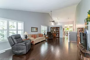 118 Kensington Ct, Aurora, OH 44202 - Photo 3
