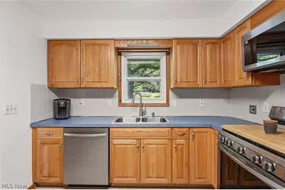 2075 Heatherlane Drive, Grandview Heights, OH 44147 - Photo 19
