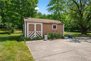 2075 Heatherlane Dr, Grandview Heights, OH 44147 - Photo 43