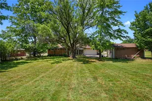 2075 Heatherlane Dr, Grandview Heights, OH 44147 - Photo 7