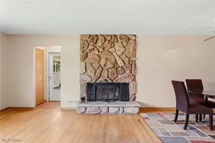 2075 Heatherlane Dr, Grandview Heights, OH 44147 - Photo 17
