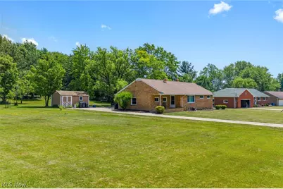 2075 Heatherlane Drive, Grandview Heights, OH 44147 - Photo 9