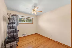 2075 Heatherlane Dr, Grandview Heights, OH 44147 - Photo 23