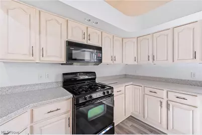 3721 Mercedes Place #10, Canfield, OH 44406 - Photo 9