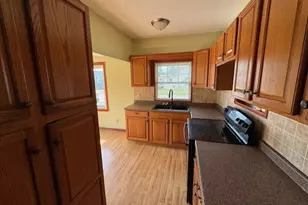 856 Peach Blvd, Willoughby, OH 44094 - Photo 5