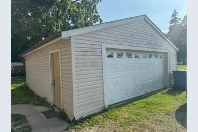 856 Peach Boulevard, Willoughby, OH 44094 - Photo 11