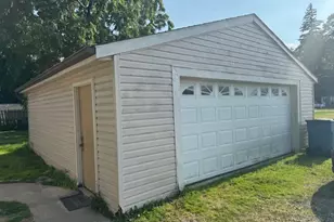 856 Peach Blvd, Willoughby, OH 44094 - Photo 11