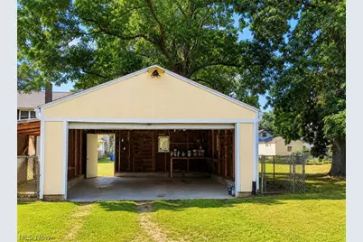 1617 Bonnot Place NE, Canton, OH 44705 - Photo 17