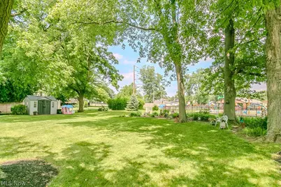 397 Connie Court, Eastlake, OH 44095 - Photo 9