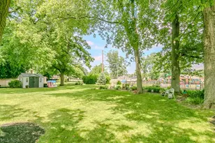 397 Connie Ct, Eastlake, OH 44095 - Photo 9