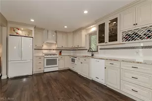397 Connie Ct, Eastlake, OH 44095 - Photo 11