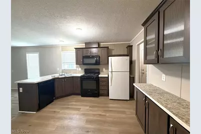 144 Virginia Avenue, Elyria, OH 44035 - Photo 3