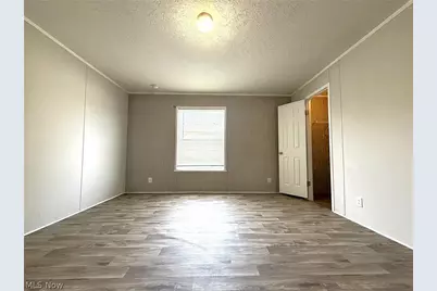 144 Virginia Avenue, Elyria, OH 44035 - Photo 25