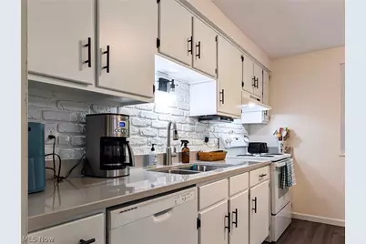 1210 Tumbleweed Street NE, Uniontown, OH 44685 - Photo 7