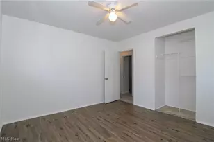 2327 Bel Aire Ln, Youngstown, OH 44514 - Photo 13