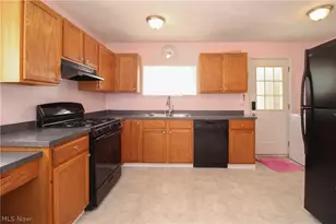 2327 Bel Aire Ln, Youngstown, OH 44514 - Photo 7