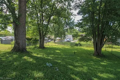2327 Bel Aire Lane, Youngstown, OH 44514 - Photo 23