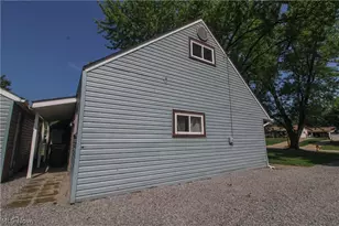 2327 Bel Aire Ln, Youngstown, OH 44514 - Photo 25