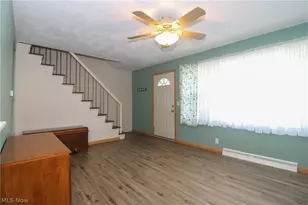 2327 Bel Aire Ln, Youngstown, OH 44514 - Photo 3