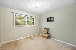 2253 Hivue Dr, Green, OH 44312 - Photo 15