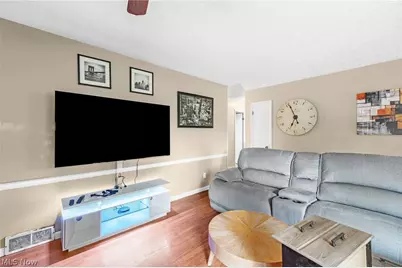 2253 Hi Vue Drive, Green, OH 44312 - Photo 5