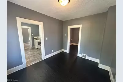 8910 Harris Avenue, Loveland, OH 44104 - Photo 11