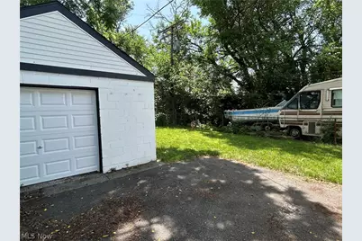 8910 Harris Avenue, Loveland, OH 44104 - Photo 7