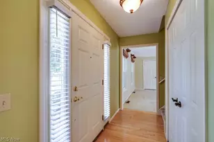 29 Chelmsford Dr, Aurora, OH 44202 - Photo 3
