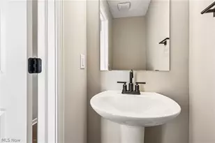 3528 Bushwillow Dr, Green, OH 44685 - Photo 15