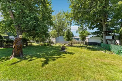 310 Bayshore Drive, Eastlake, OH 44095 - Photo 45