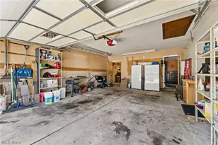 310 Bayshore Dr, Eastlake, OH 44095 - Photo 39