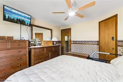 310 Bayshore Drive, Eastlake, OH 44095 - Photo 25