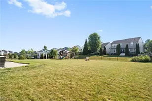 9457 Winfield Ln, North Ridgeville, OH 44039 - Photo 43