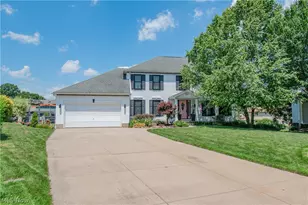 478 Amberwood Dr, Akron, OH 44312 - Photo 3