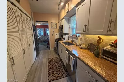 1088 Beachview Road, Willoughby, OH 44094 - Photo 3