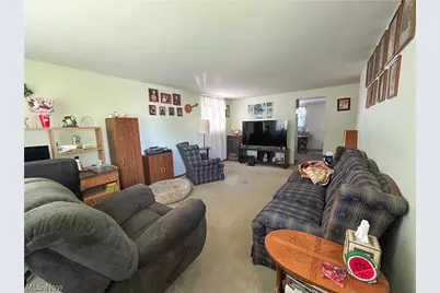735 Maurine Drive, Columbus, OH 43228 - Photo 3