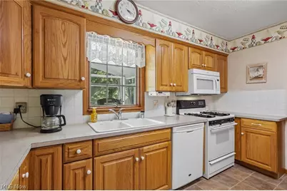 17590 Vermont Street, Grafton, OH 44044 - Photo 13
