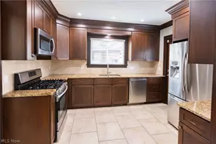 3530 Rocky River Dr, Loveland, OH 44111 - Photo 9