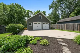 220 N Hambden St, Chardon, OH 44024 - Photo 41