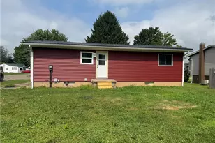 591 Chestnut St, Newcomerstown, OH 43832 - Photo 3