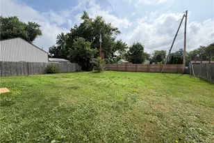 591 Chestnut St, Newcomerstown, OH 43832 - Photo 5