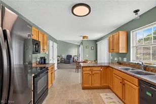 1938 Northgate Cir, Akron, OH 44320 - Photo 11