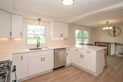 5550 Easton Street, Louisville, OH 44641 - Photo 9