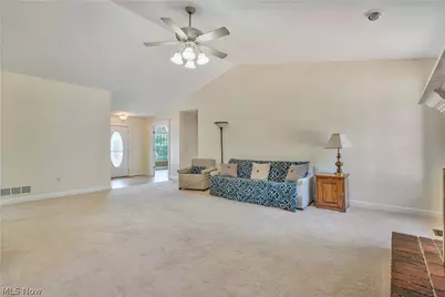545 E Maple Street, Hartville, OH 44632 - Photo 9