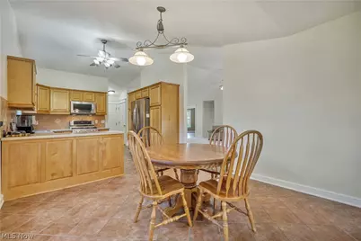 545 E Maple Street, Hartville, OH 44632 - Photo 13