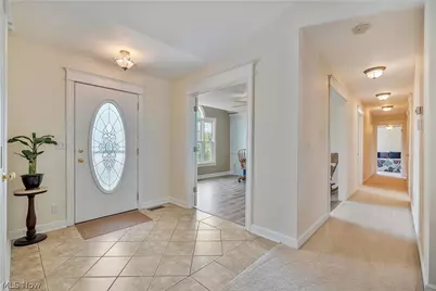 545 E Maple Street, Hartville, OH 44632 - Photo 5