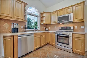 545 E Maple St, Hartville, OH 44632 - Photo 11