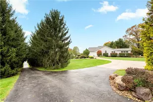 545 E Maple St, Hartville, OH 44632 - Photo 43