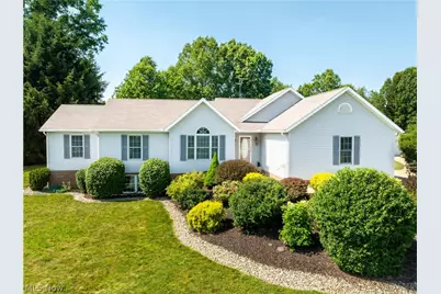 545 E Maple Street, Hartville, OH 44632 - Photo 1
