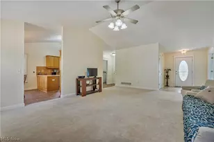 545 E Maple St, Hartville, OH 44632 - Photo 7